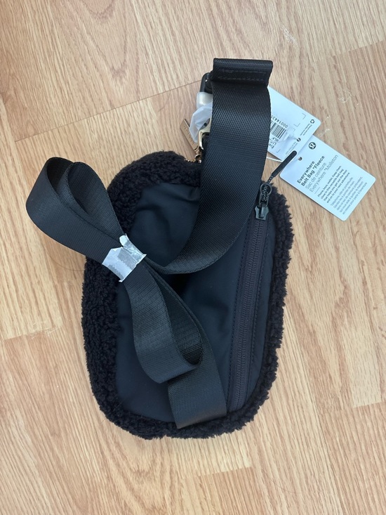 lululemon fleece belt.bag Amazon.com: Athletica Everywhere Belt Bag (Light Ivory) : Clothing, Shoes & Jewelry Lululemon Everywhere Fleece Belt Bag